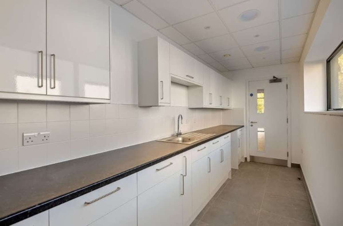 Industrial Unit in Orbital Park - photo 4