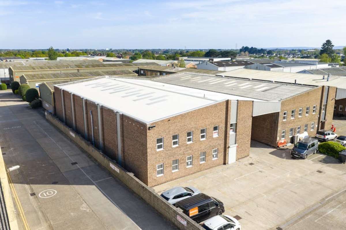 Industrial Unit in Bournemouth - photo 4
