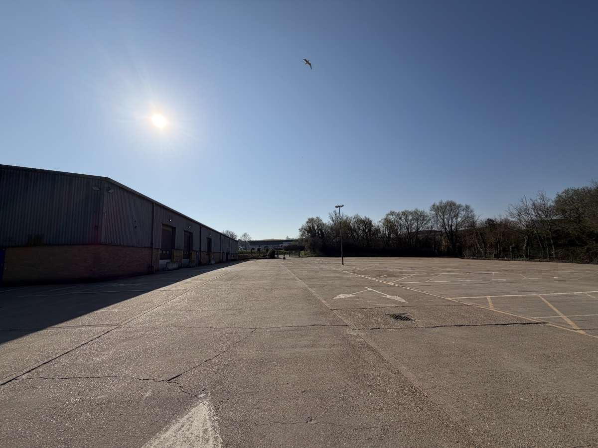 Industrial Unit in Tunbridge Wells - photo 3