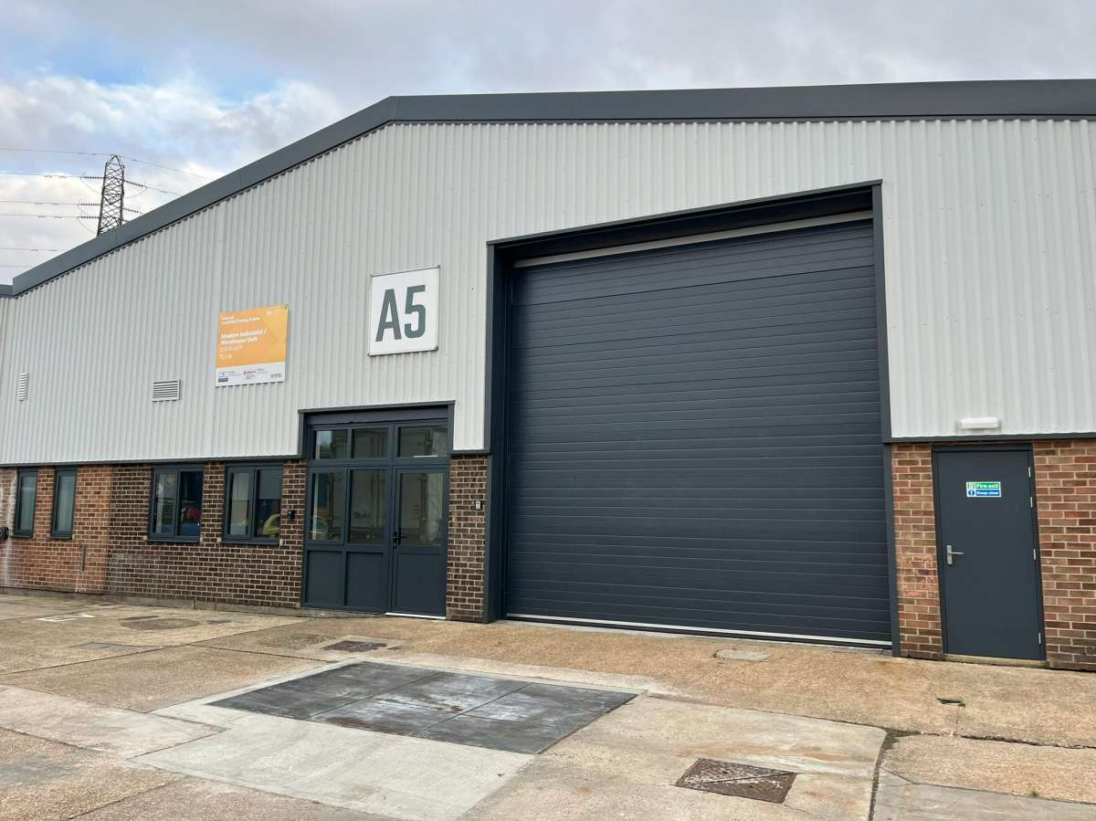 Industrial in Larkfield