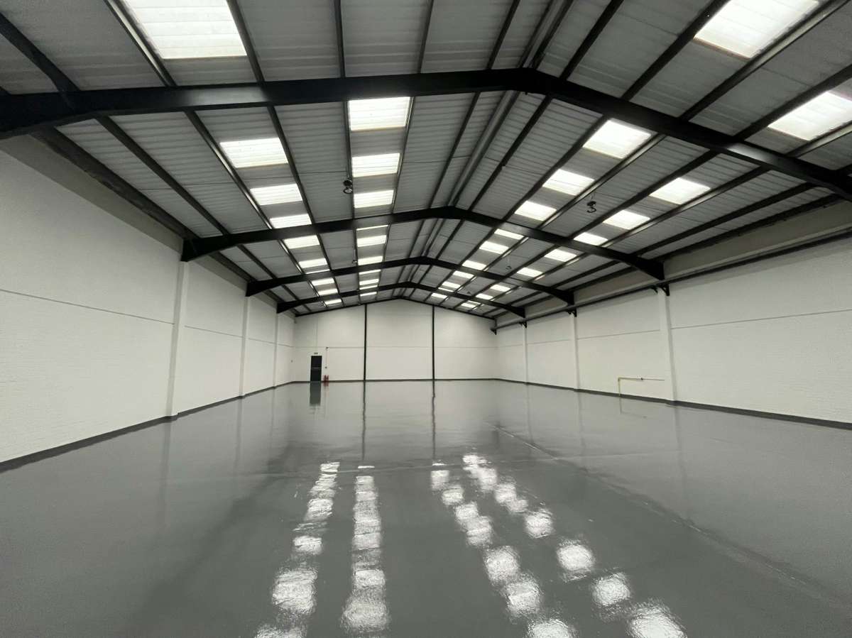 Industrial Unit in Larkfield - photo 2