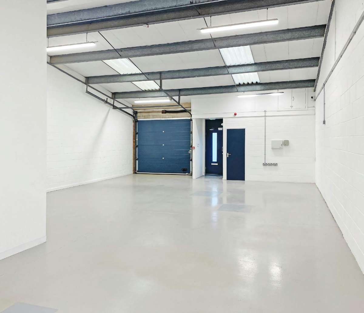 Industrial Unit in Chessington - photo 2