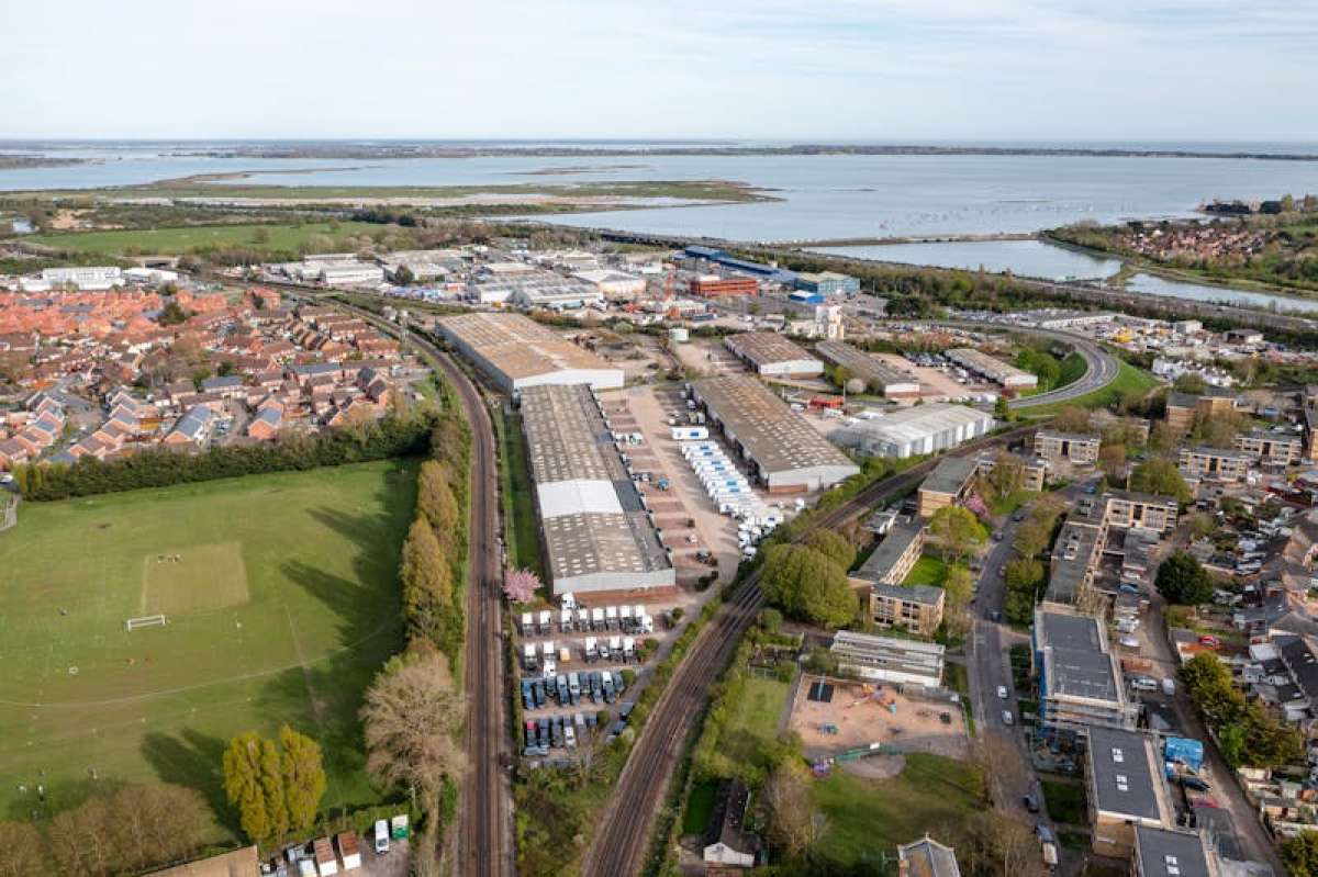 Industrial Unit in Portsmouth - photo 3