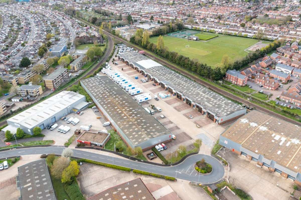 Industrial Unit in Portsmouth - photo 4