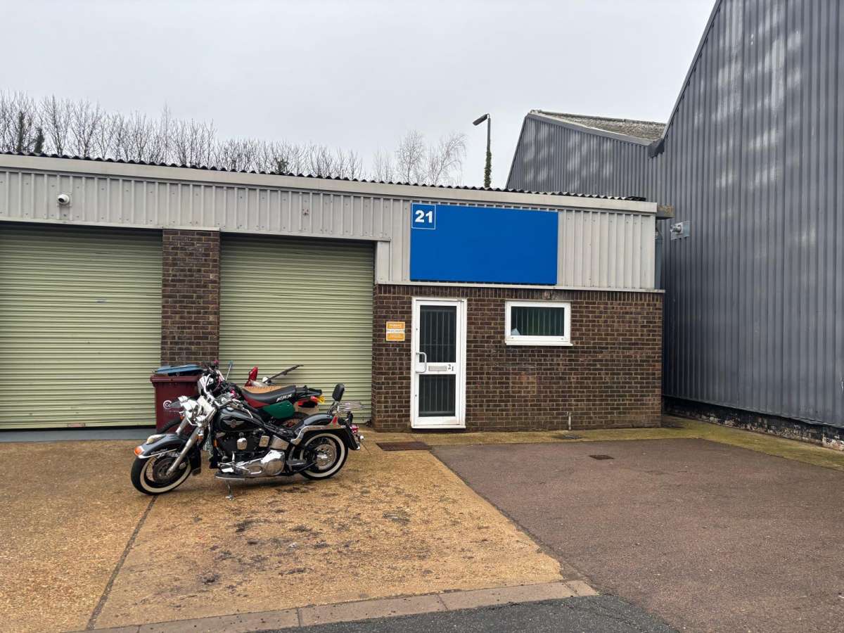 Industrial Unit in Letchworth Garden City - photo 2