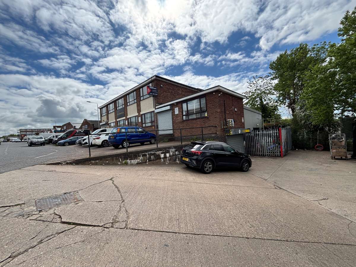 Industrial Unit in Leicester - photo 2