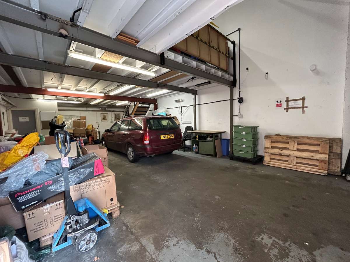 Industrial Unit in Dunmow - photo 4