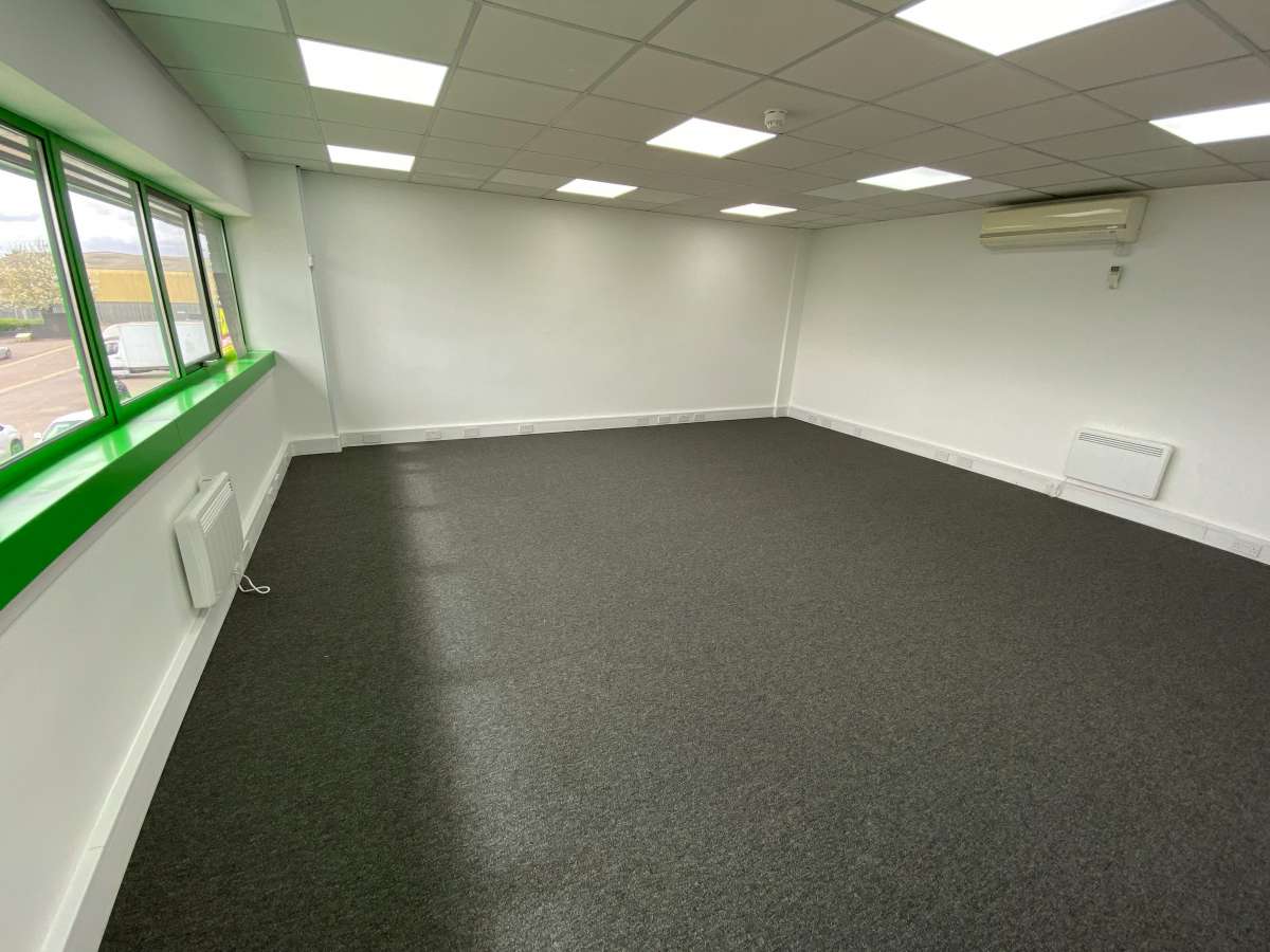 Industrial Unit in Rainham - photo 3