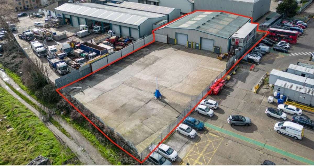 Industrial Unit in Grays - photo 3