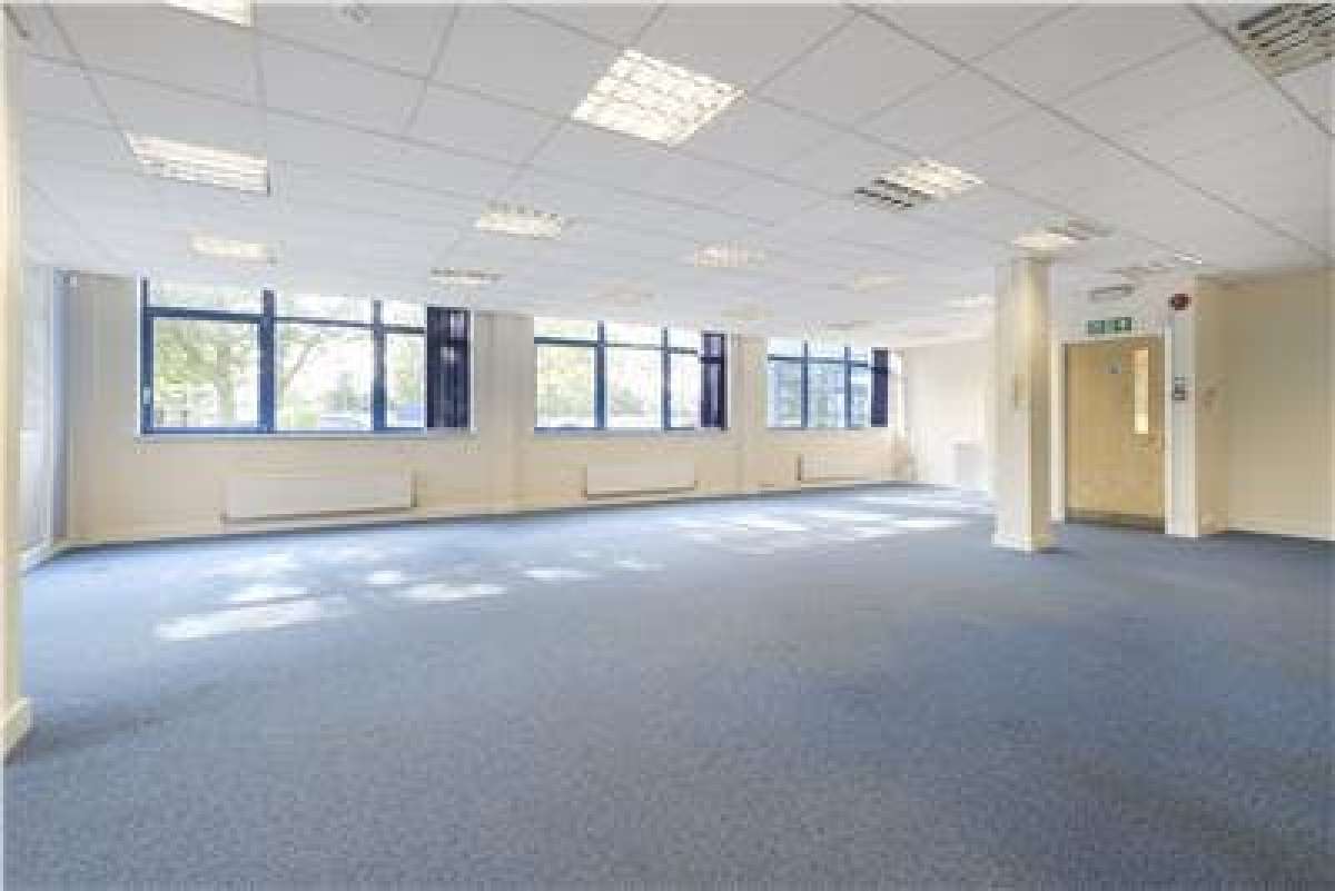 Industrial Unit in Dartford - photo 2