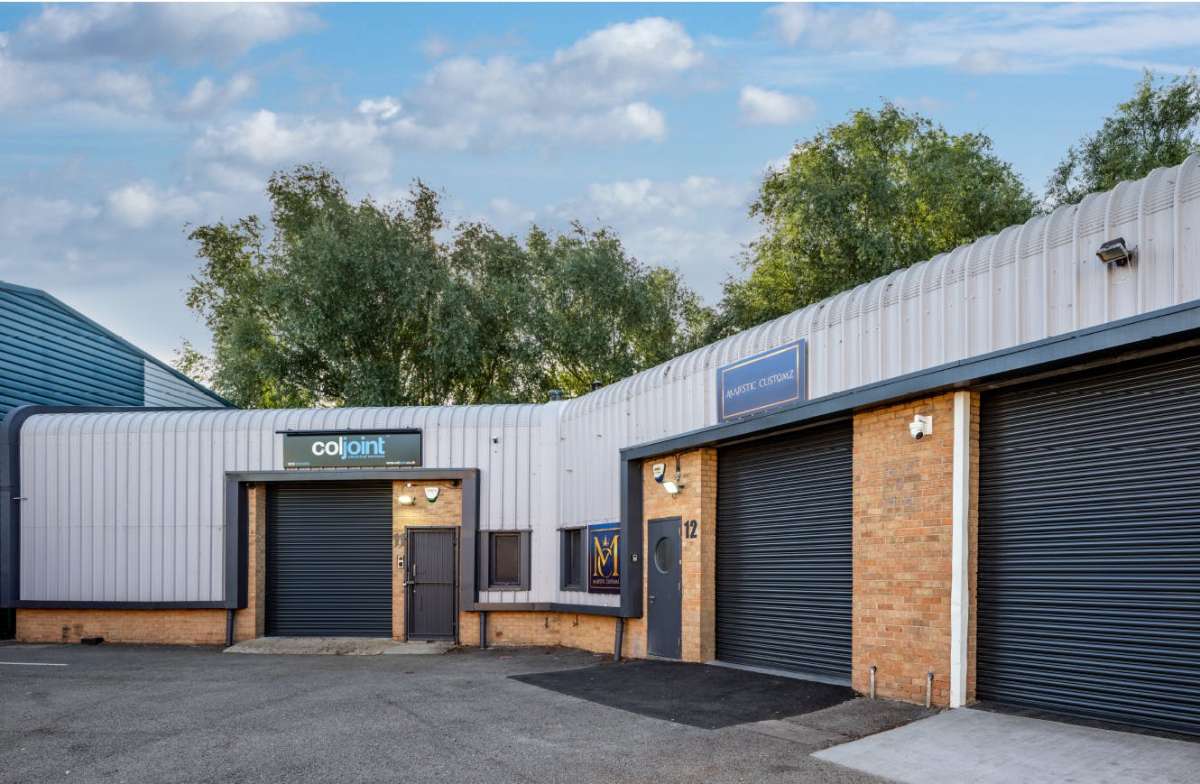 Industrial Unit in Erith - photo 2