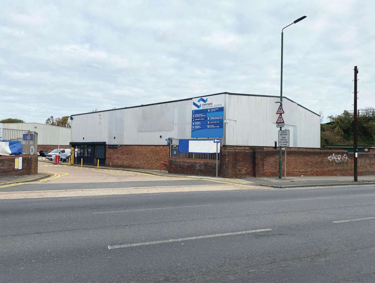 Industrial Unit in Dartford - photo 2