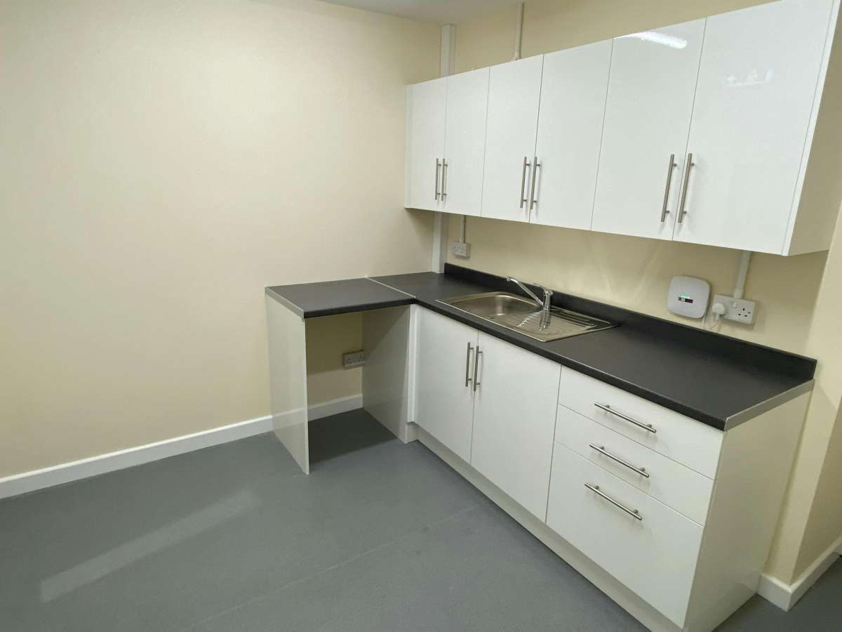 Industrial Unit in Dartford - photo 4