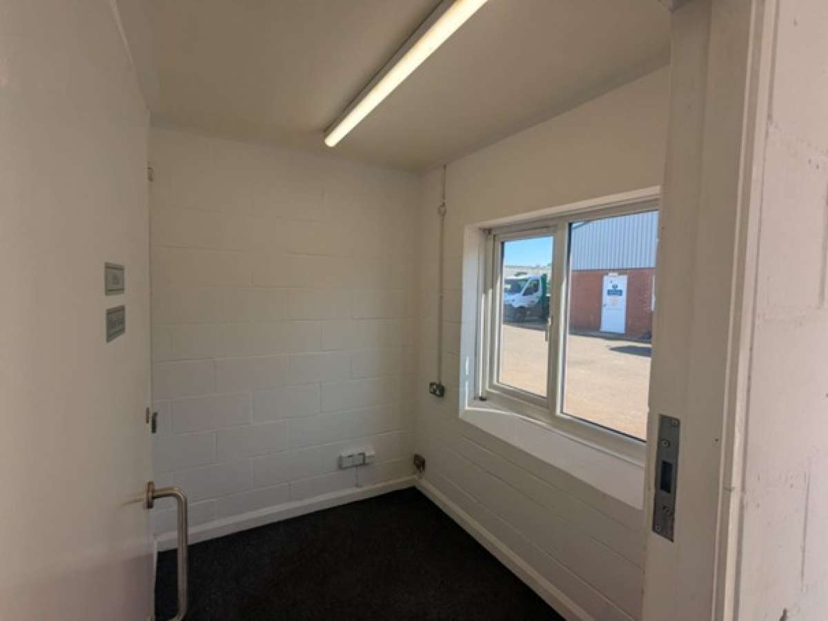 Industrial Unit in Watton - photo 2