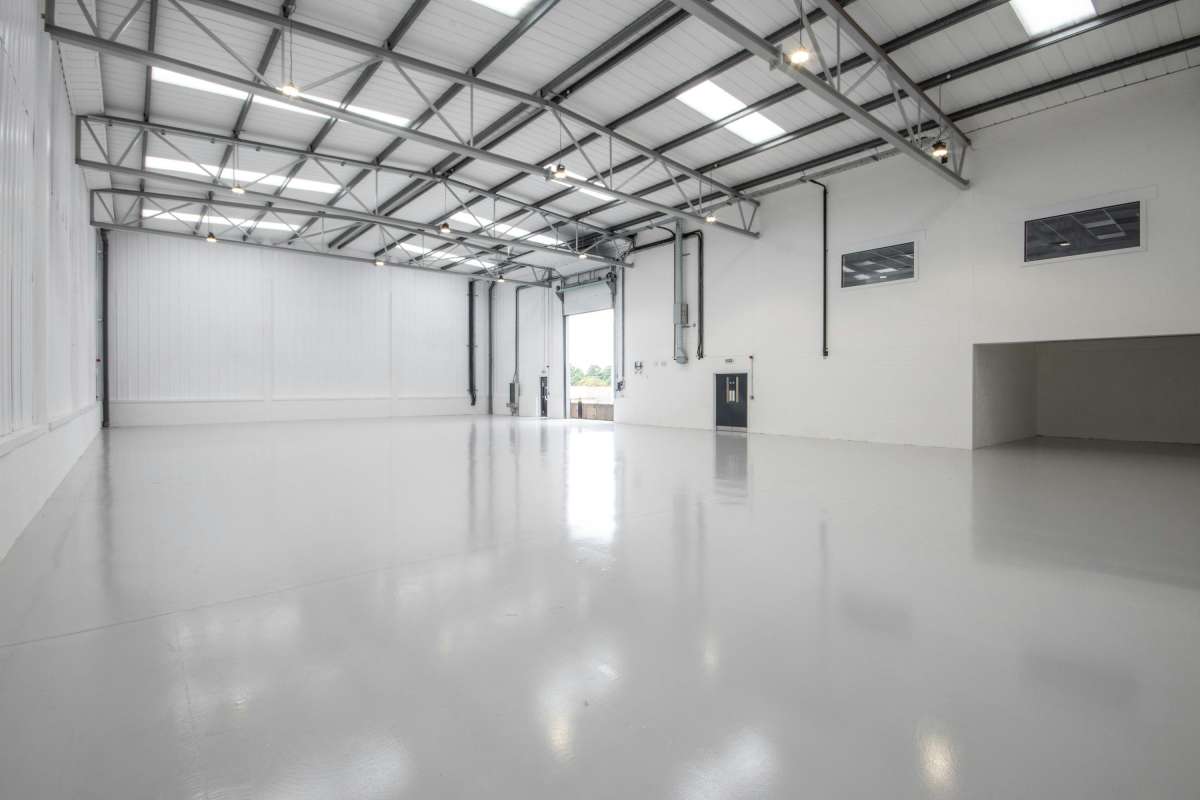 Industrial Unit in Croydon - photo 2