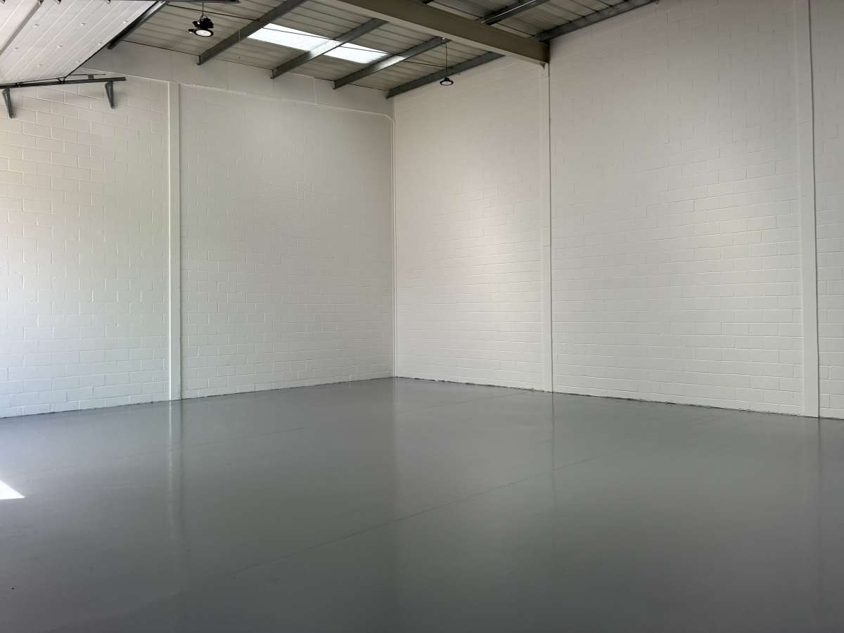 Industrial Unit in East Grinstead - photo 4