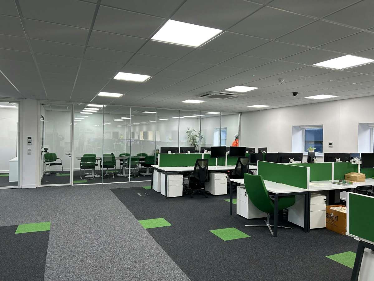 Industrial Unit in Coulsdon - photo 3