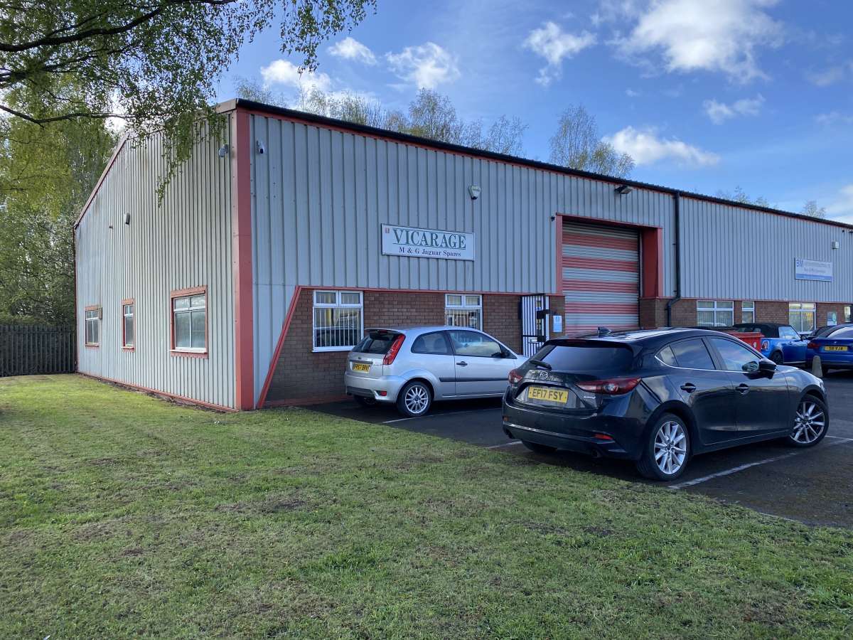 Industrial Unit in Wolverhampton - photo 2