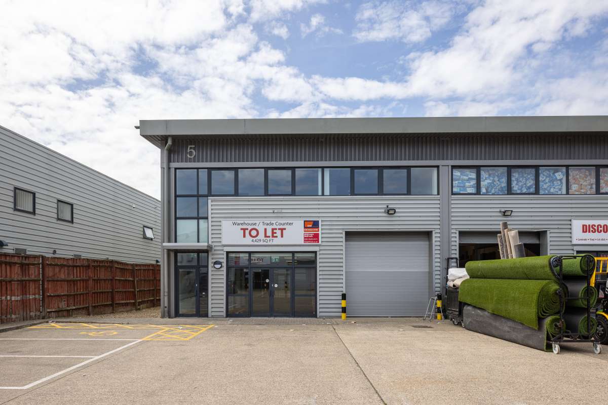 Industrial Unit in Croydon - photo 2