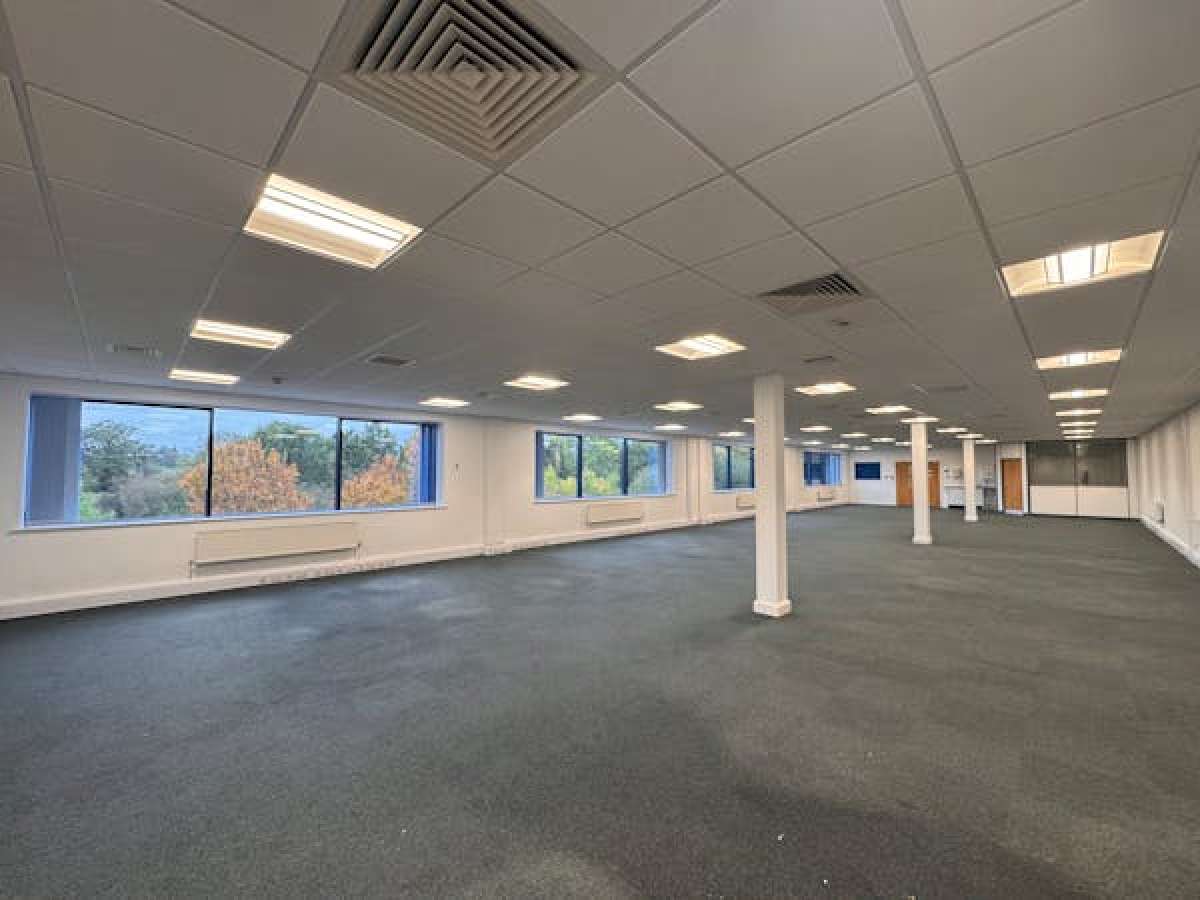 Industrial Unit in Worcester
