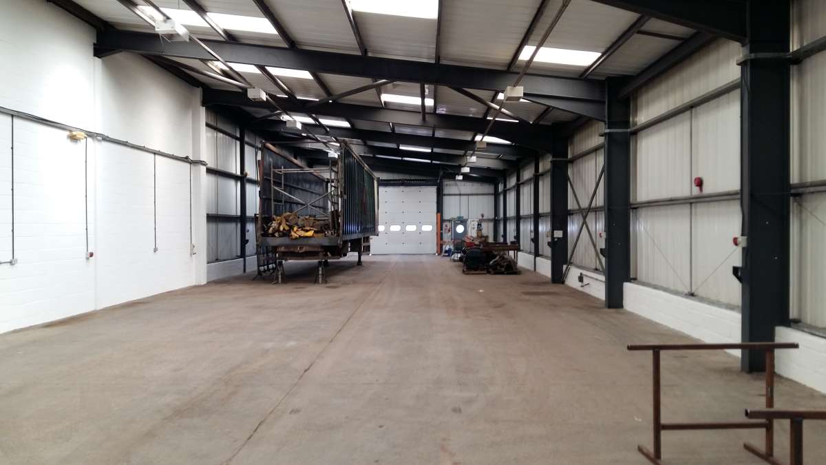 Industrial Unit in Romsey - photo 2