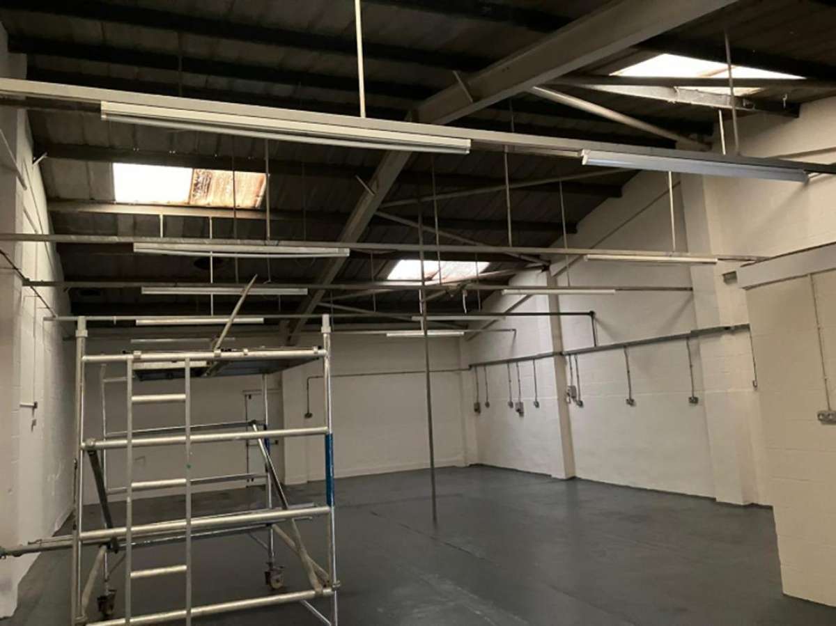 Industrial Unit in Radstock - photo 2