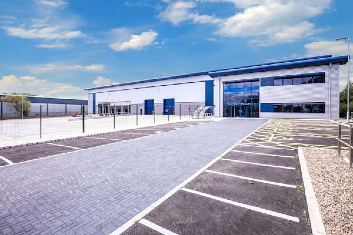 Industrial Unit in Worcester - photo 2
