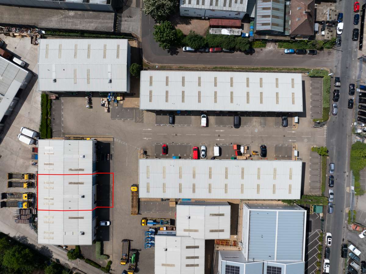 Industrial Unit in Redhill - photo 2