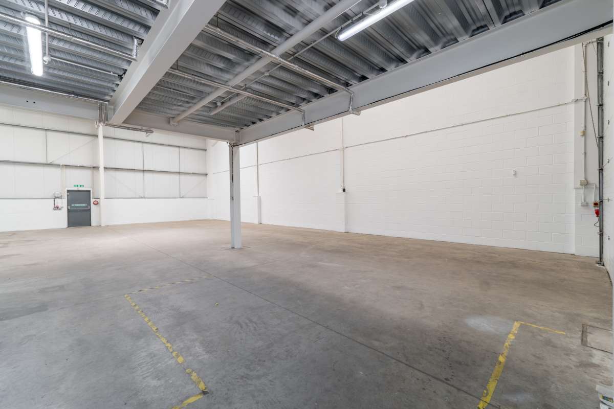 Industrial Unit in Redhill - photo 3