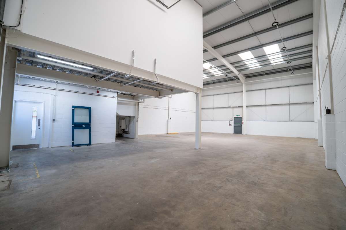 Industrial Unit in Redhill - photo 4
