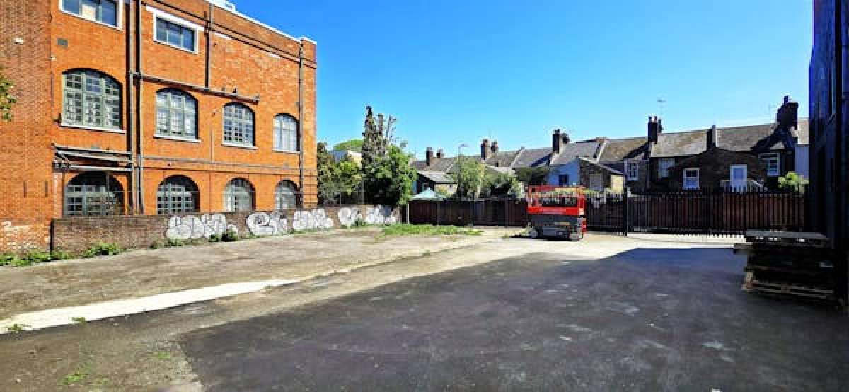 Industrial Unit in London
