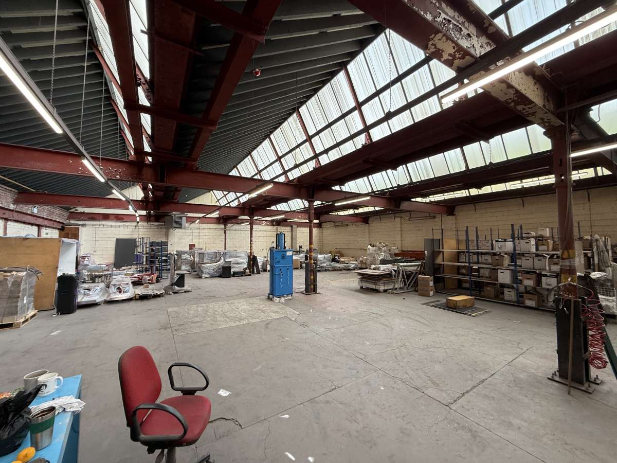 Industrial Unit in Holmfield - photo 3