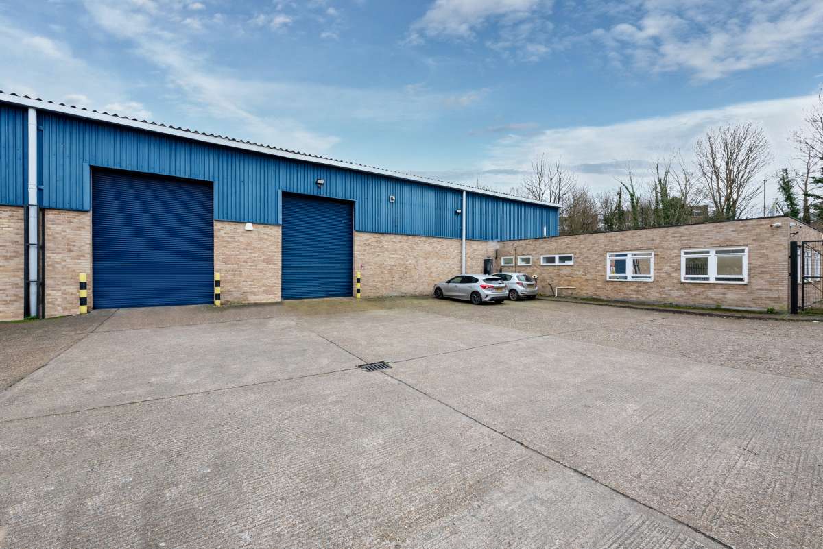 Industrial Unit in Redlands Industrial Estate - photo 3