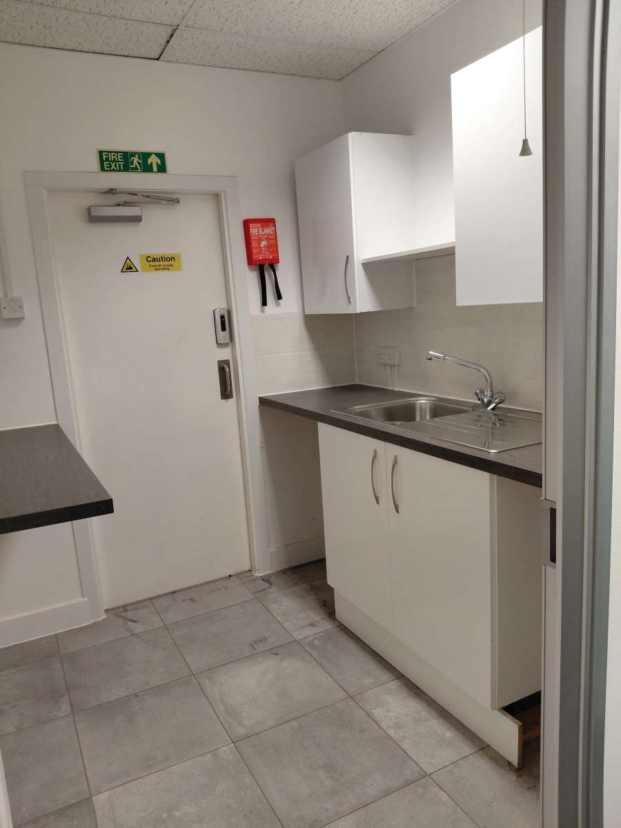 Industrial Unit in Corby - photo 4