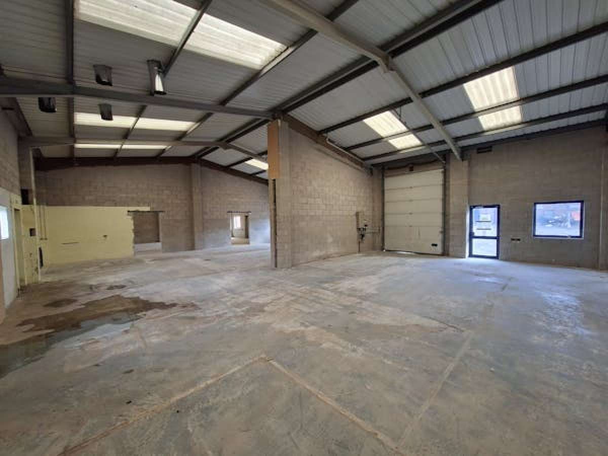 Industrial Unit in Newark - photo 3