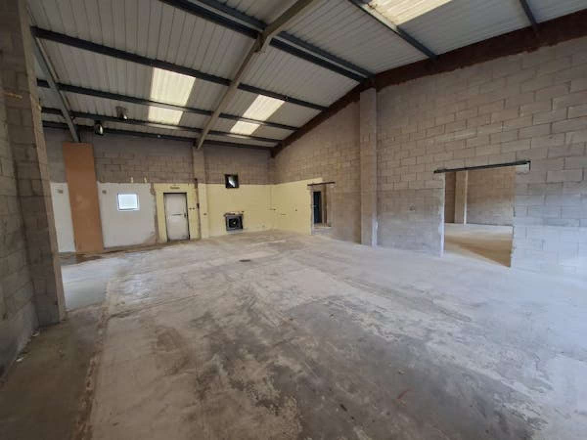 Industrial Unit in Newark - photo 4