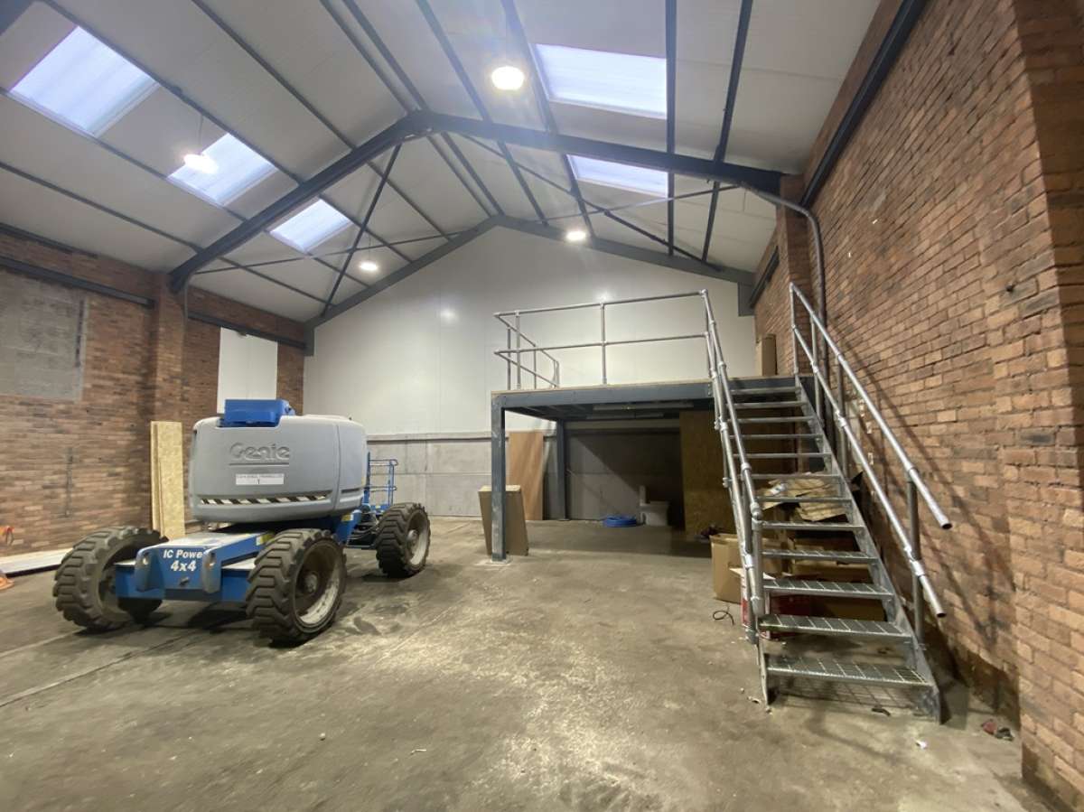 Industrial Unit in Willenhall - photo 3