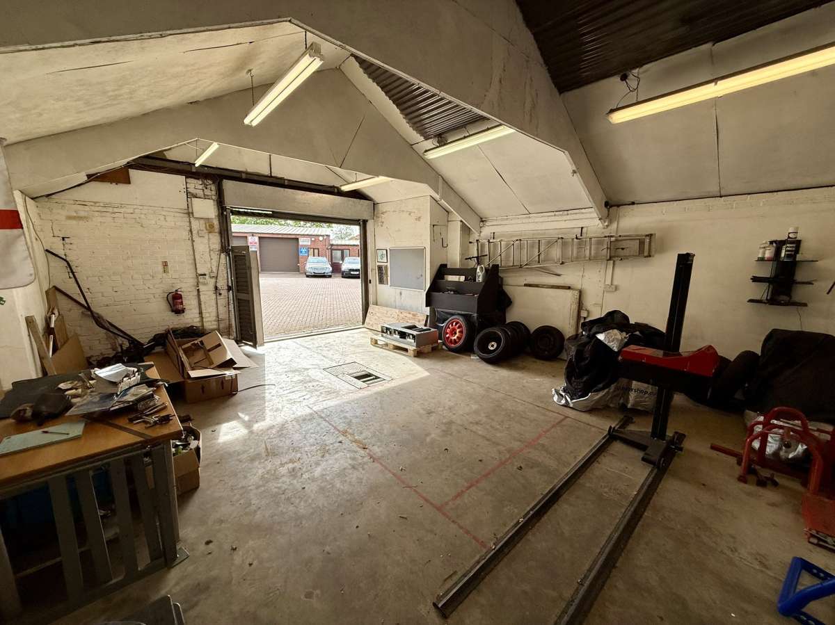 Industrial Unit in Coalville - photo 2
