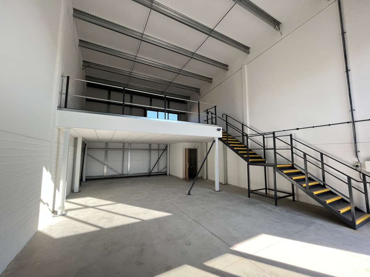 Industrial Unit in Clyst Honiton - photo 2