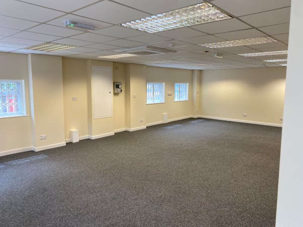 Industrial Unit in Worcester - photo 4