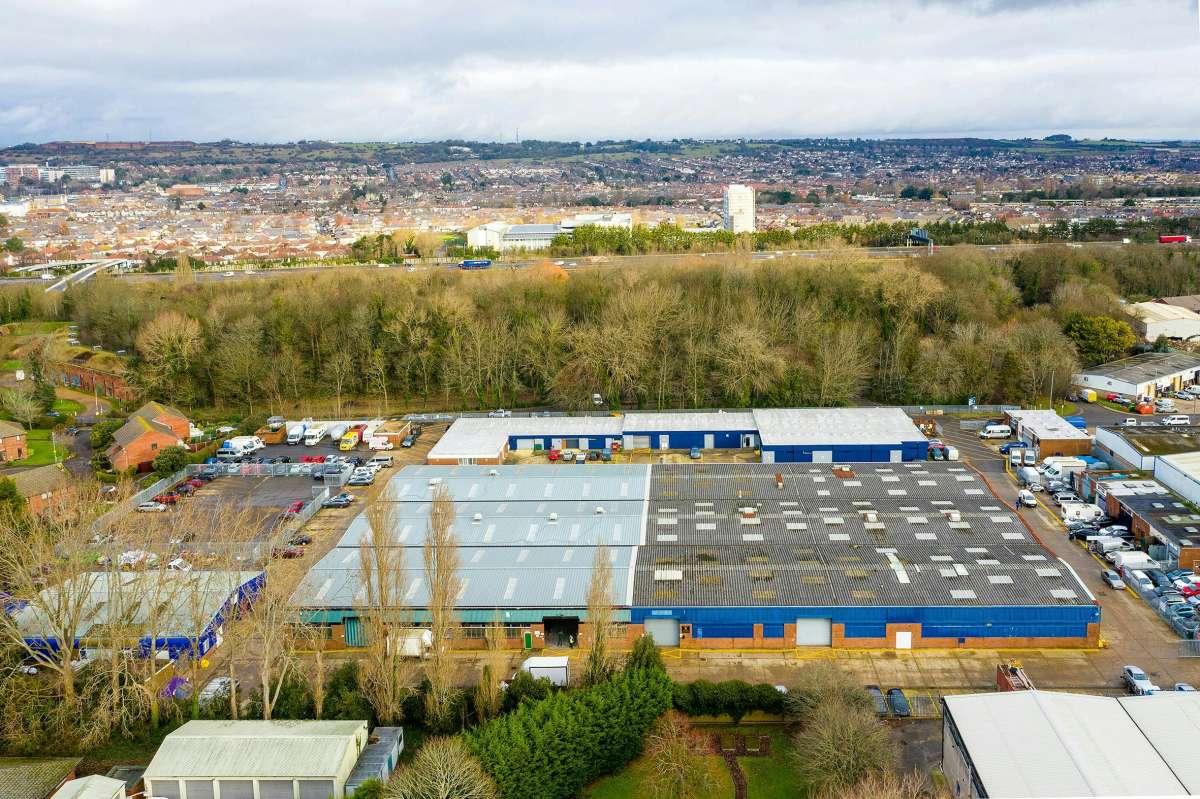 Industrial Unit in Portsmouth - photo 2