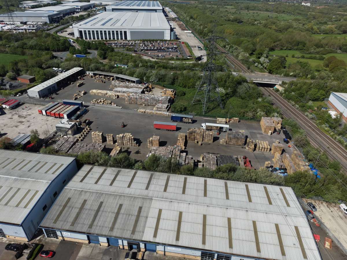 Industrial Unit in Castle Donington - photo 3