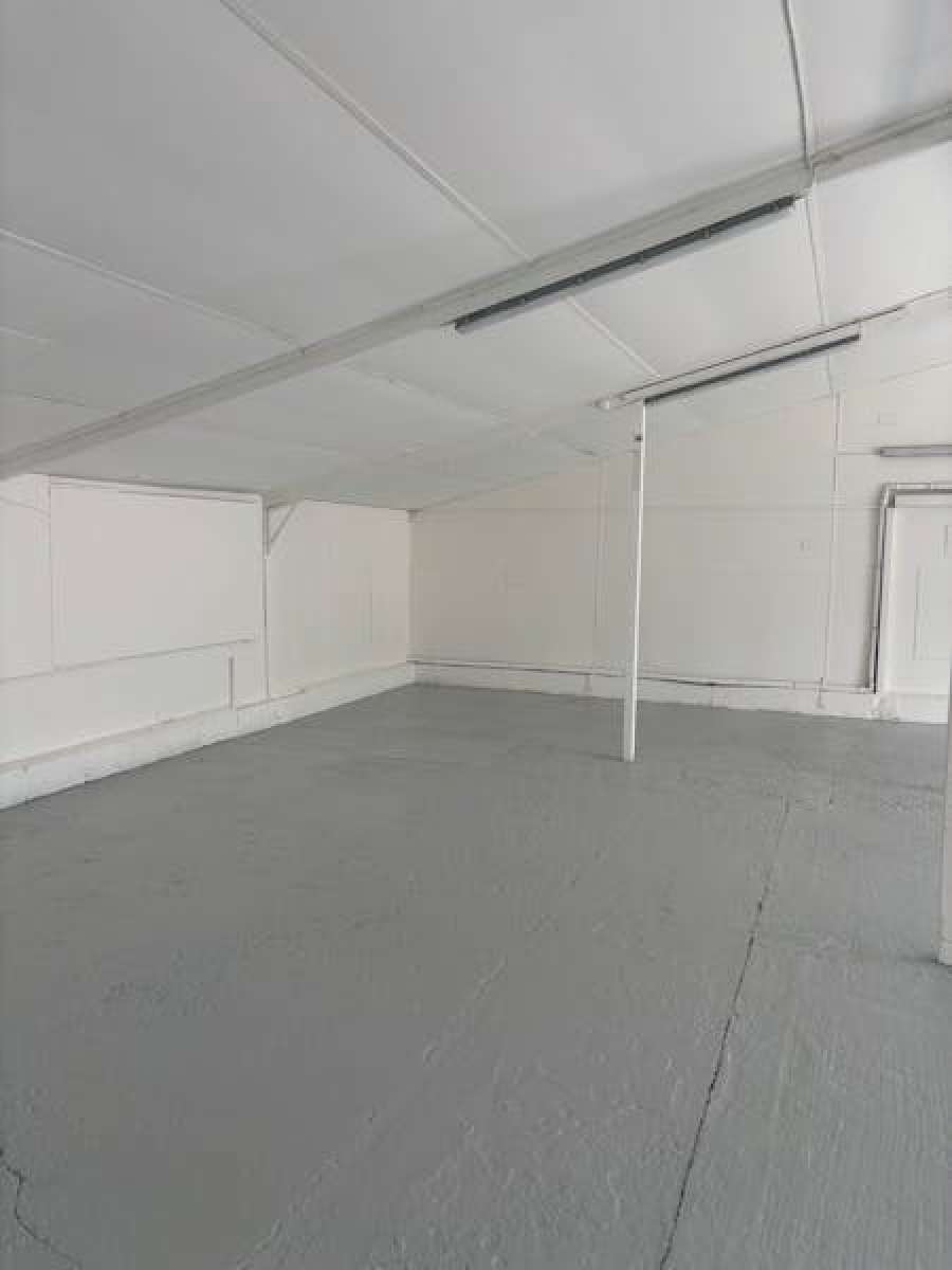 Industrial Unit in Aylesbury - photo 4