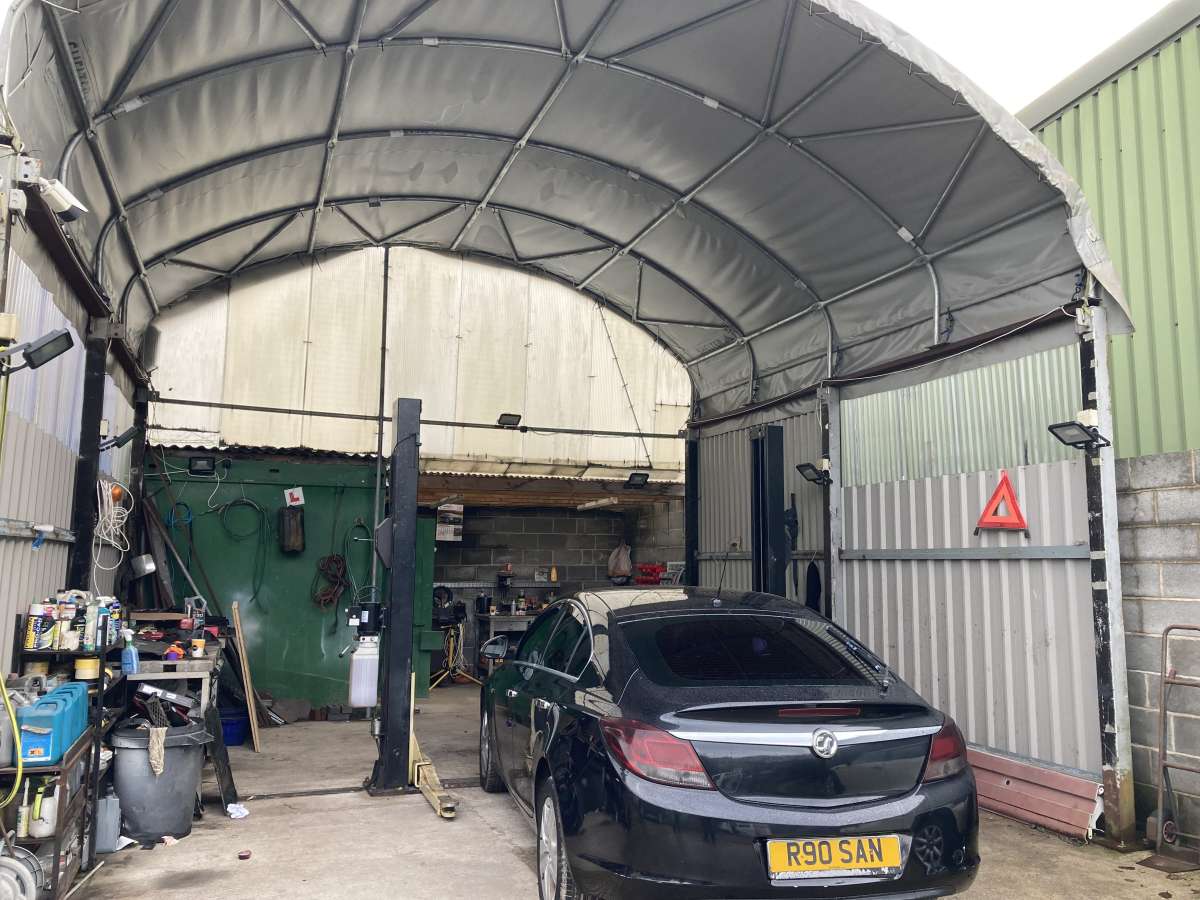 Industrial Unit in Sheffield - photo 2