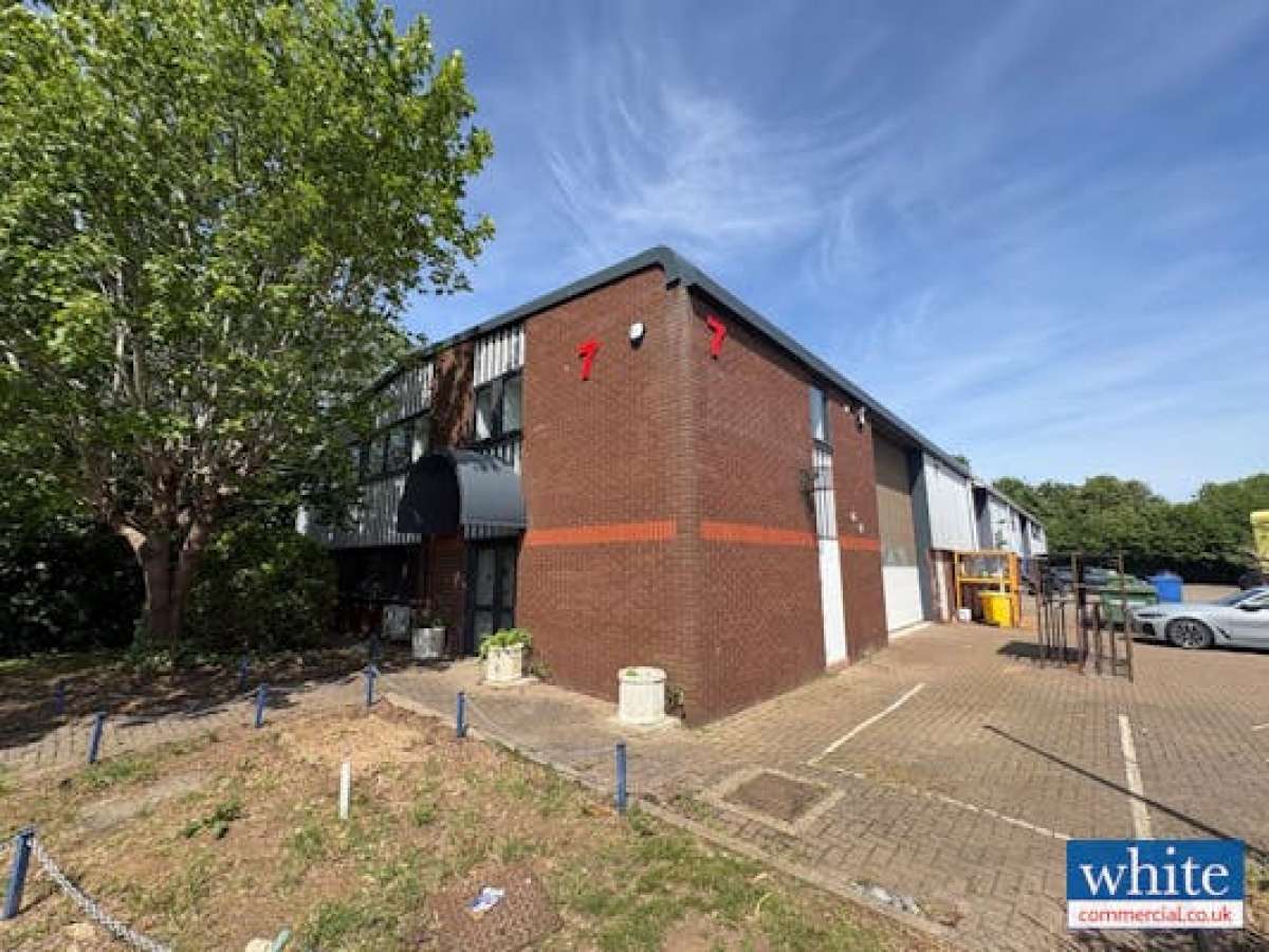 Industrial Unit in Bicester - photo 2