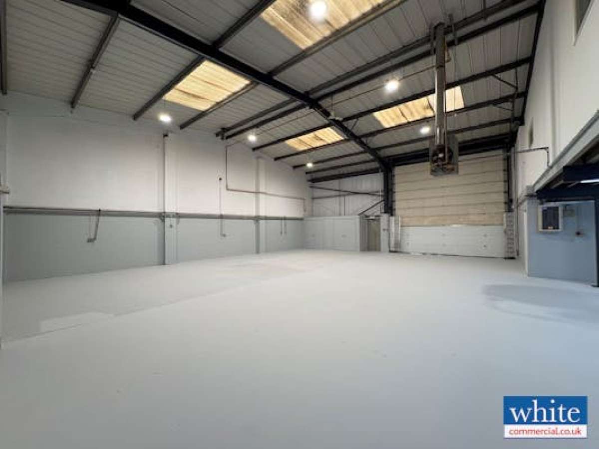Industrial Unit in Bicester - photo 3