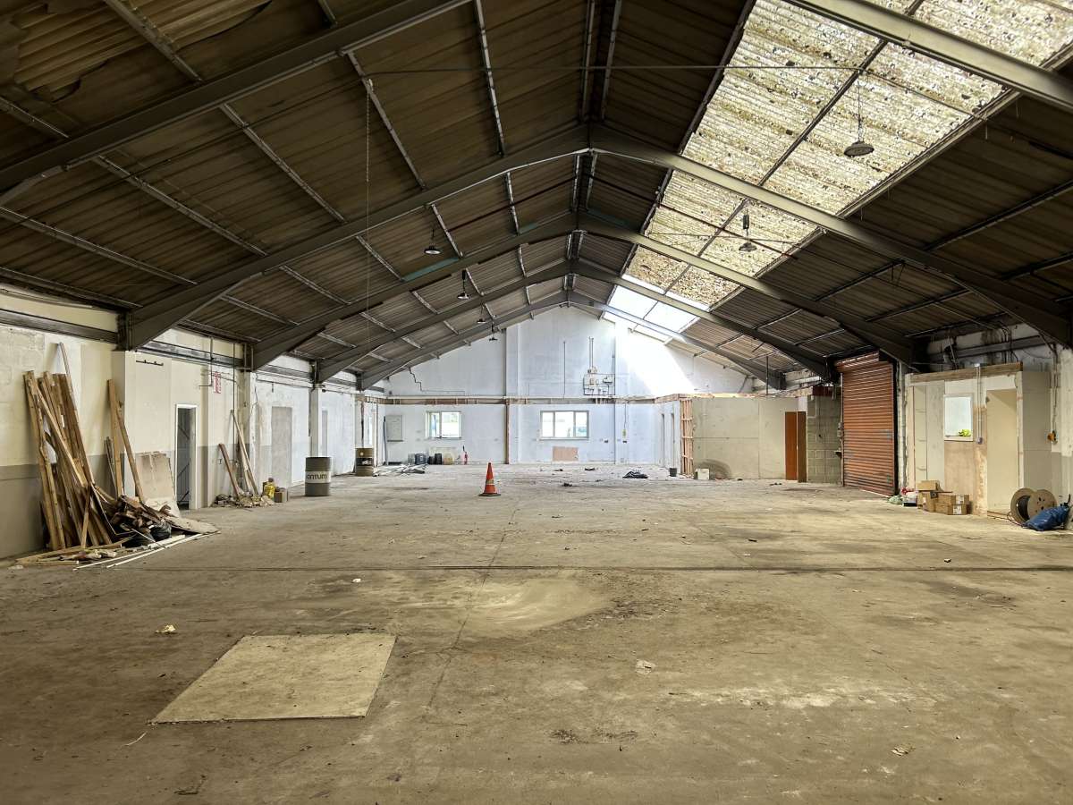Industrial Unit in Plymouth - photo 2