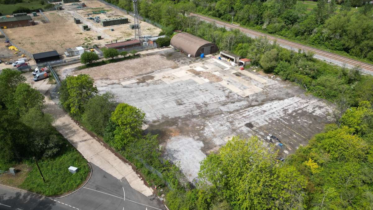 Industrial Unit in Milton Keynes - photo 2