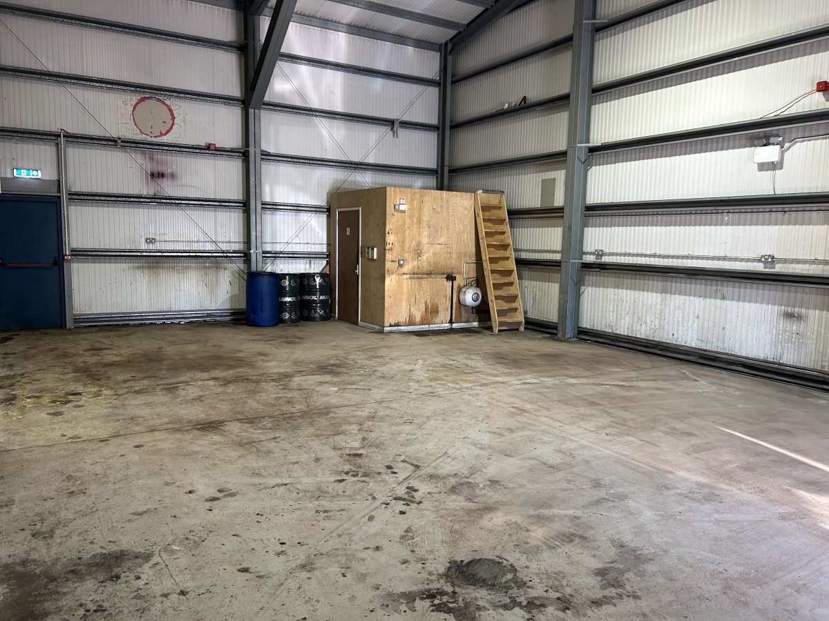 Industrial Unit in Callington - photo 3