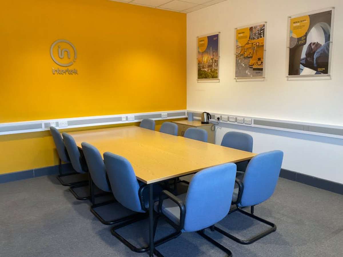 Industrial Unit in Leatherhead - photo 4
